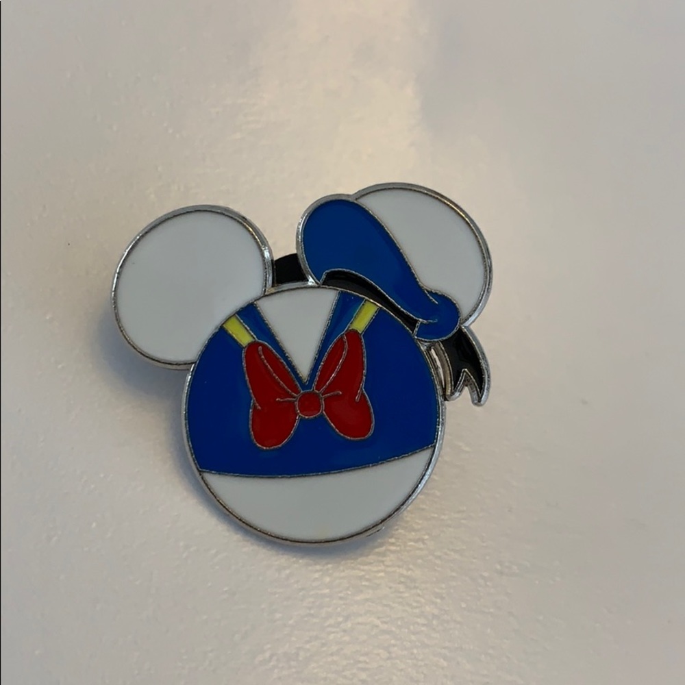 Disney trading pin